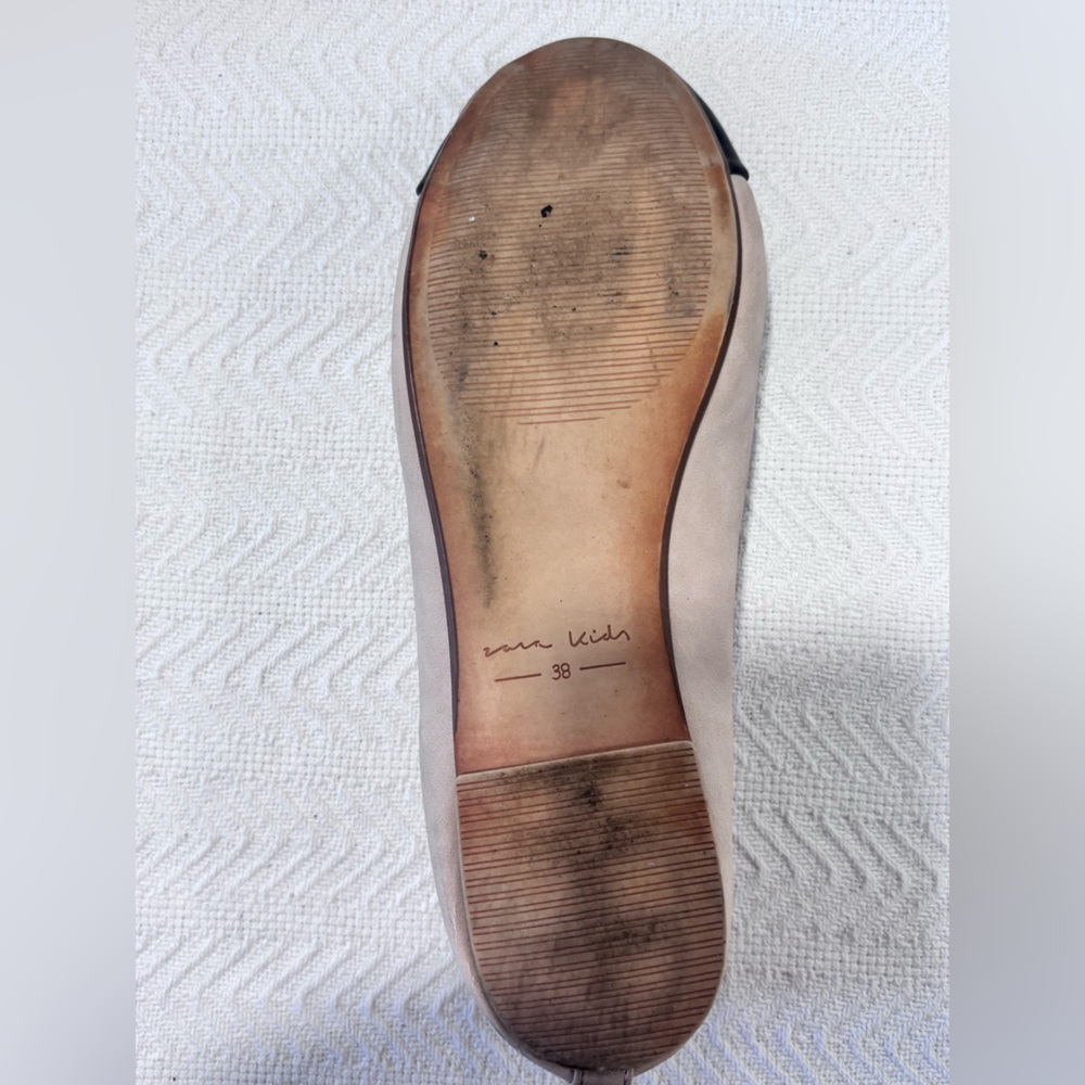 Zara Women's Flats with Black Toe and Cream Body - Picture 6 of 10